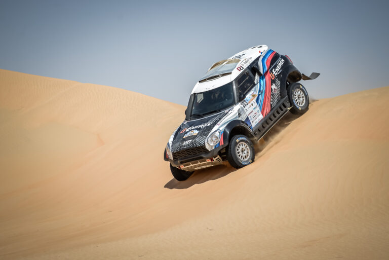 Abu Dhabi Desert Challenge, первый этап: горячий день
